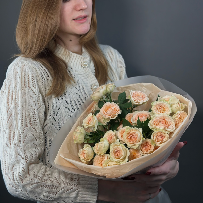 Букет из 5 кремовых роз