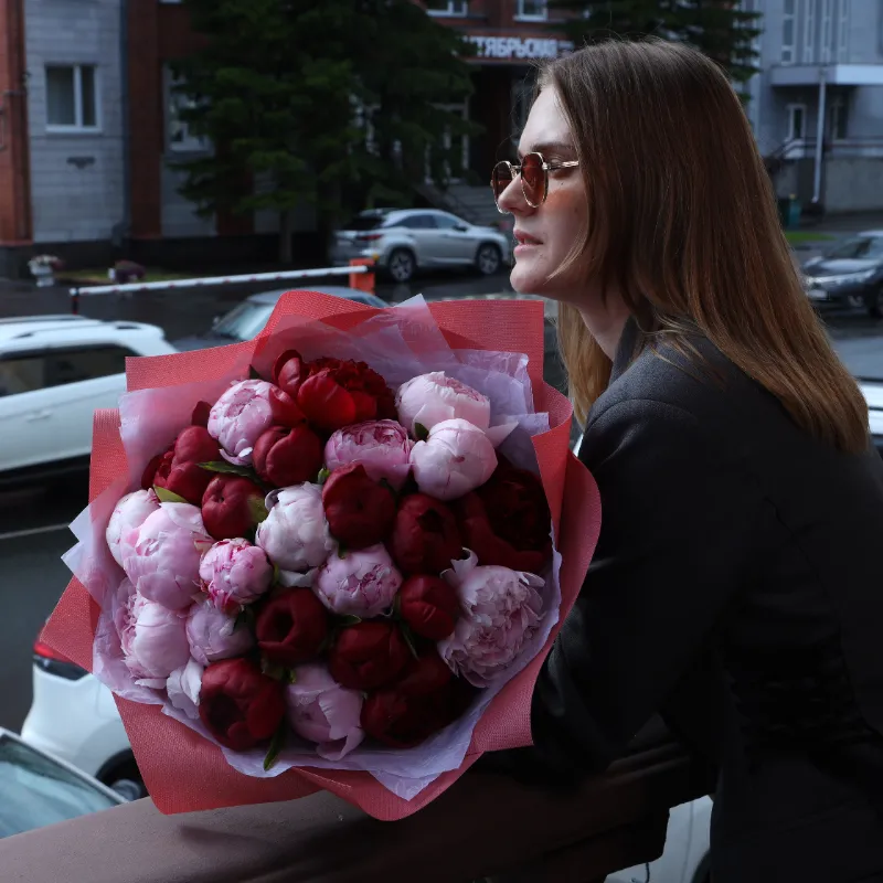 Букет "25 пионов микс"
