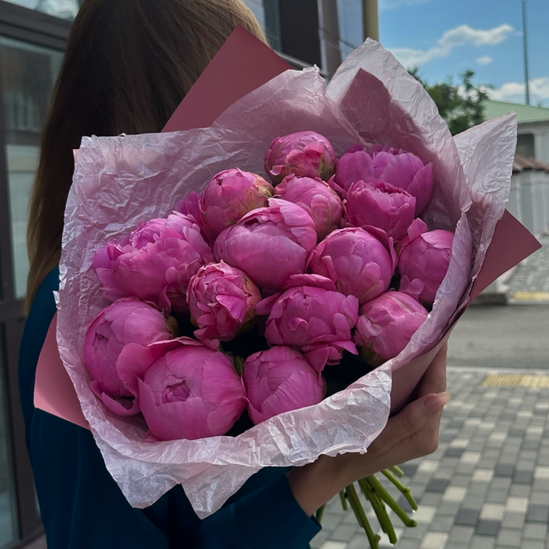 Букет «15 розовых пионов»
