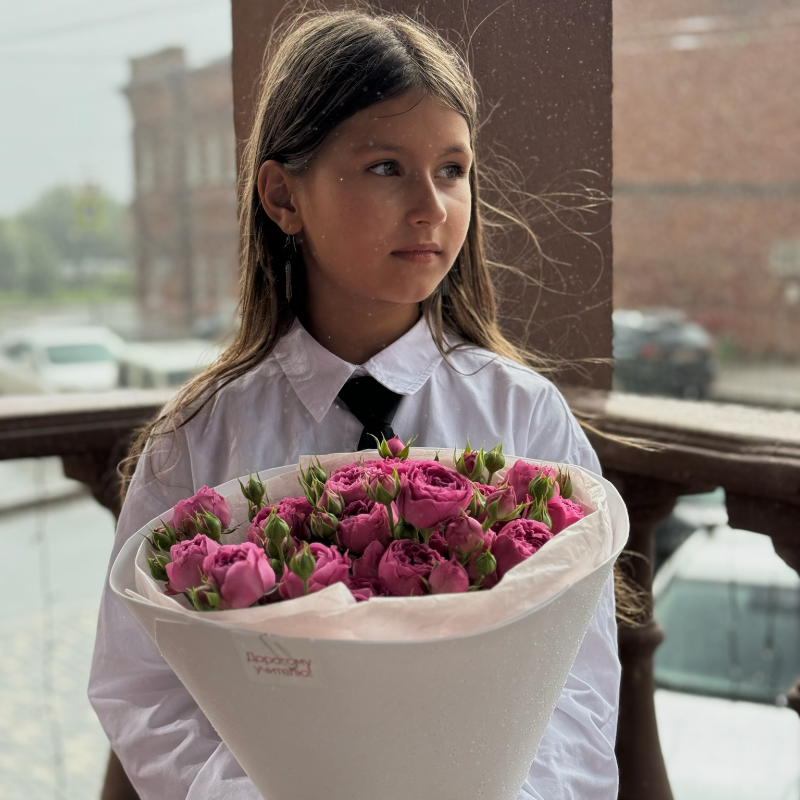 Букет из 5 кустовых роз