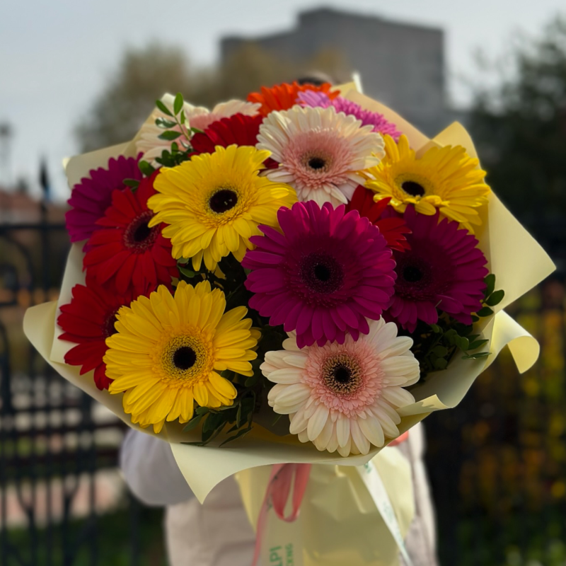 Монобукет «Красочные герберы»