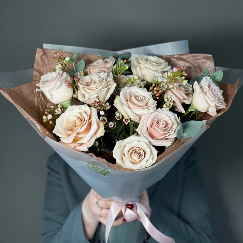 Сборный букет с розой «Бьюти»